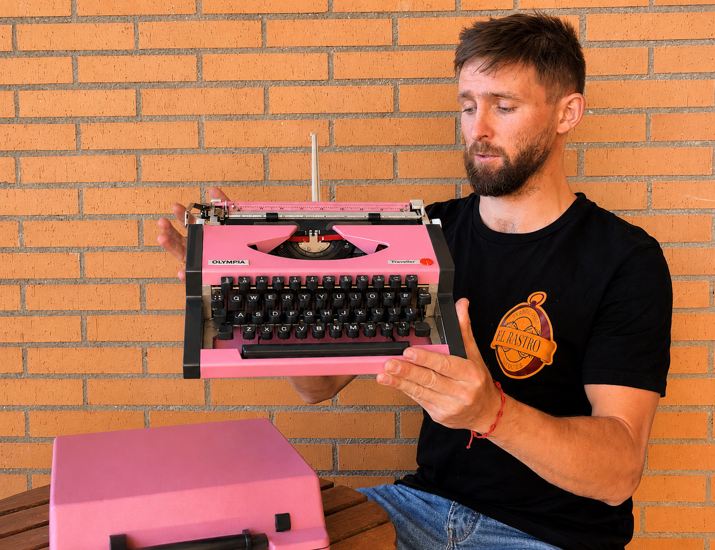 I’m Evgeny, founder of El Rastro Antique’s Warehouses — very nice to meet you.