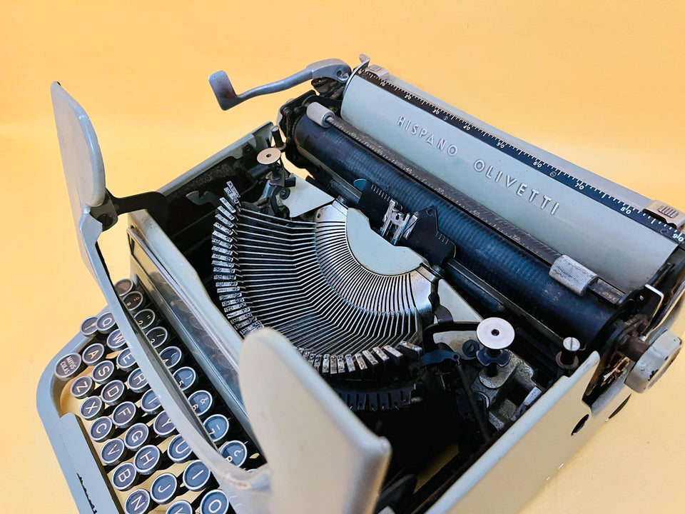 Hispano Olivetti Studio 46 Typewriter – Green Manual Portable Typewriter