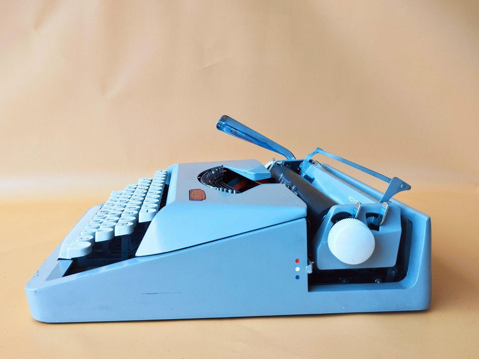 Royal Roytab Typewriter – 1970s Gray Manual Collectible Typewriter