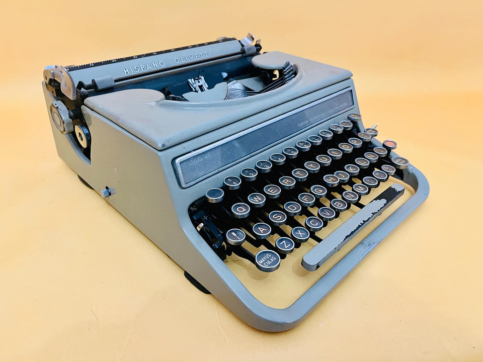 Hispano Olivetti Studio 46 Typewriter – Green Manual Portable Typewriter