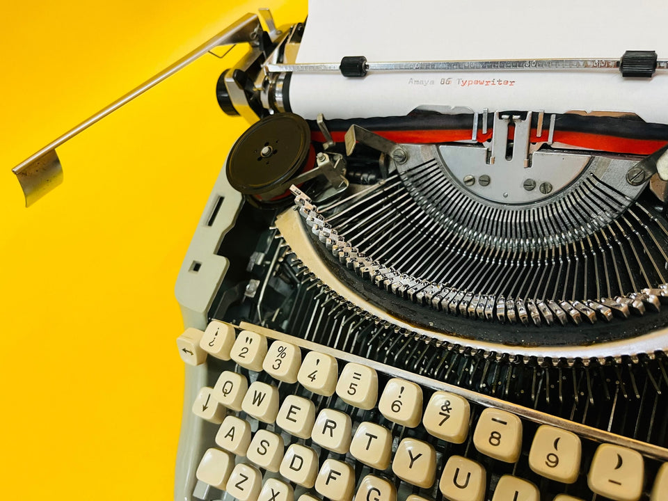 Working Amaya 86 Typewriter | Sleek Black & Grey 1980s Design