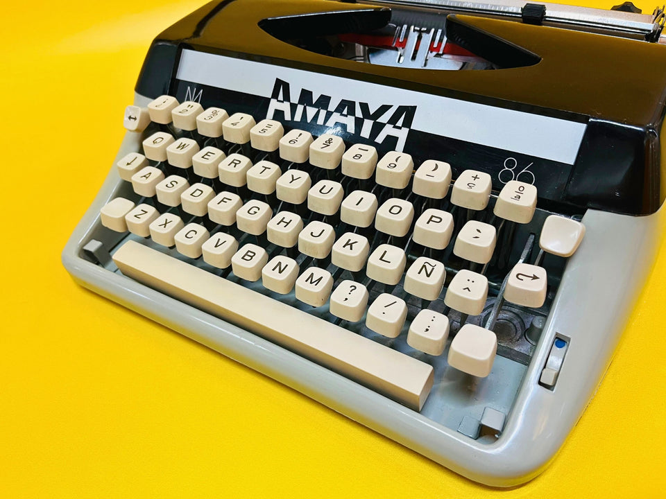 Working Amaya 86 Typewriter | Sleek Black & Grey 1980s Design