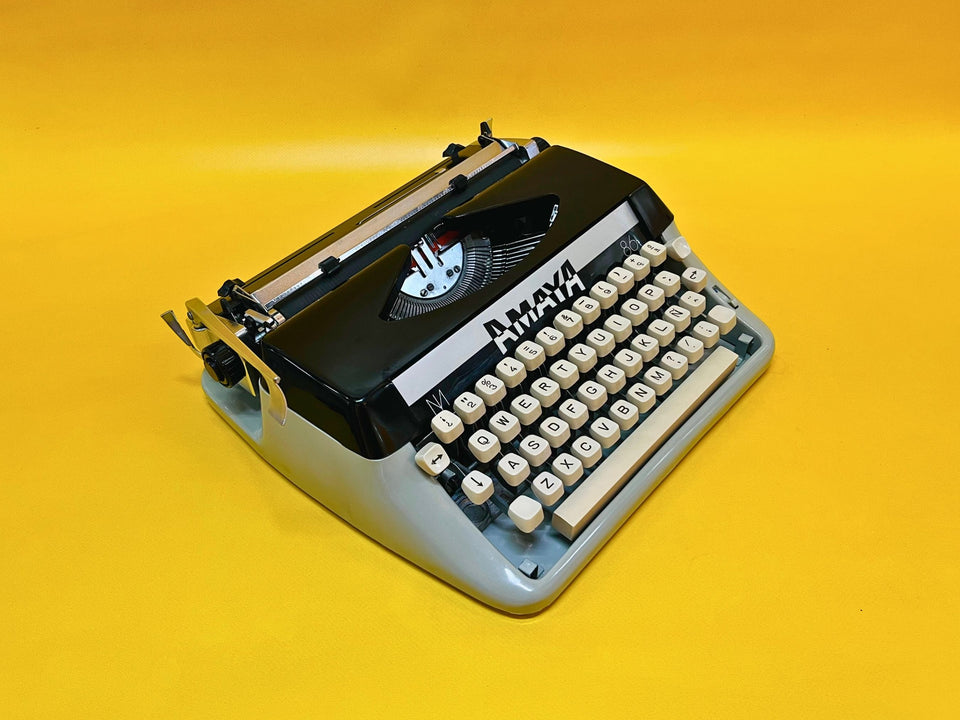 Working Amaya 86 Typewriter | Sleek Black & Grey 1980s Design