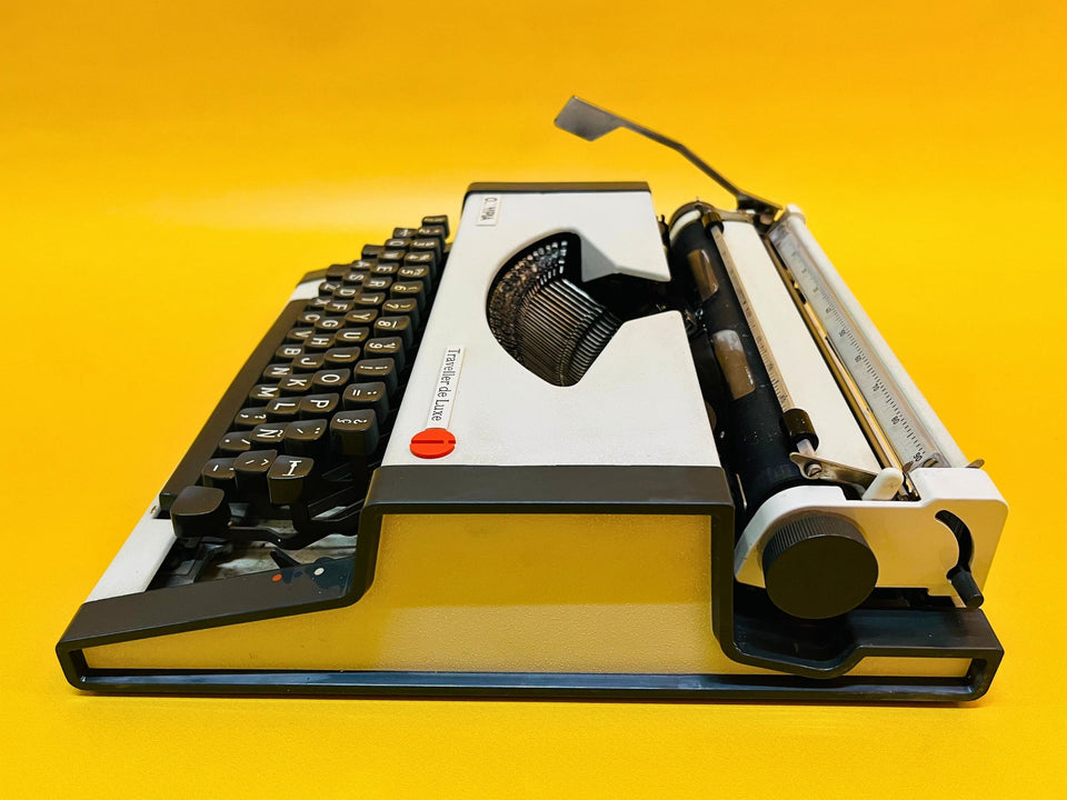 Working Olympia Traveller Deluxe Typewriter with Case | White & Grey | 1970s