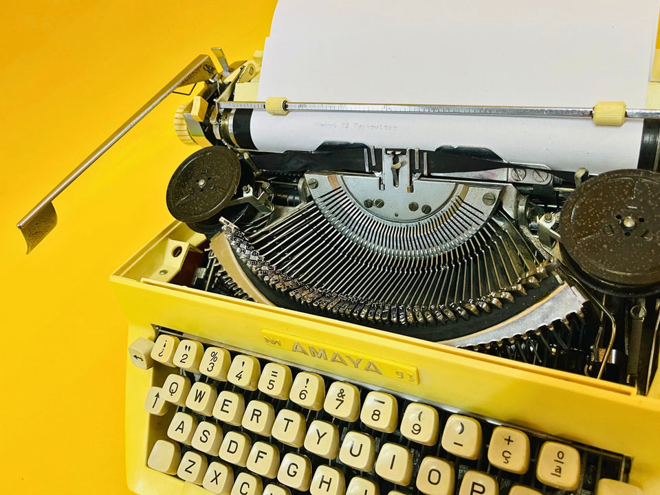 Working Amaya 93 Typewriter | Rare Two-Tone Red & Cream Typewriter with Case