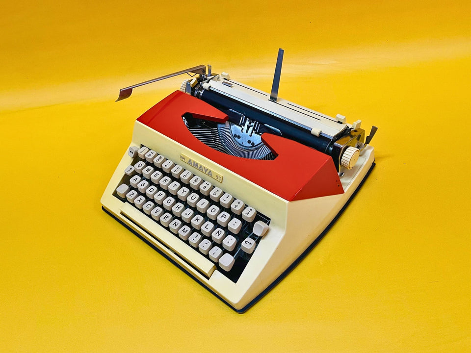 Working Amaya 93 Typewriter | Rare Two-Tone Red & Cream Typewriter with Case