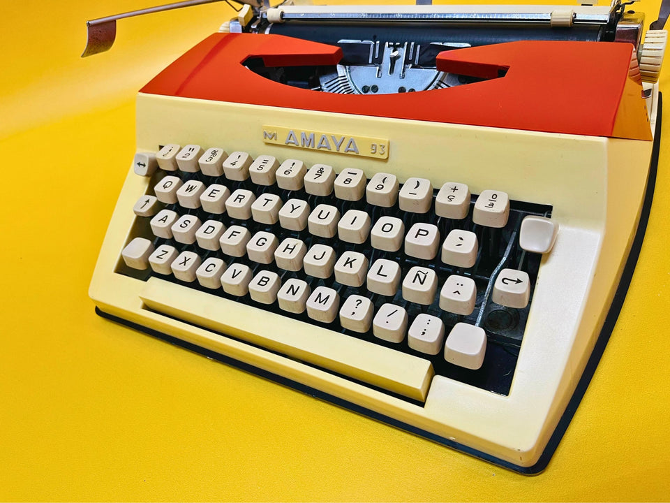 Working Amaya 93 Typewriter | Rare Two-Tone Red & Cream Typewriter with Case