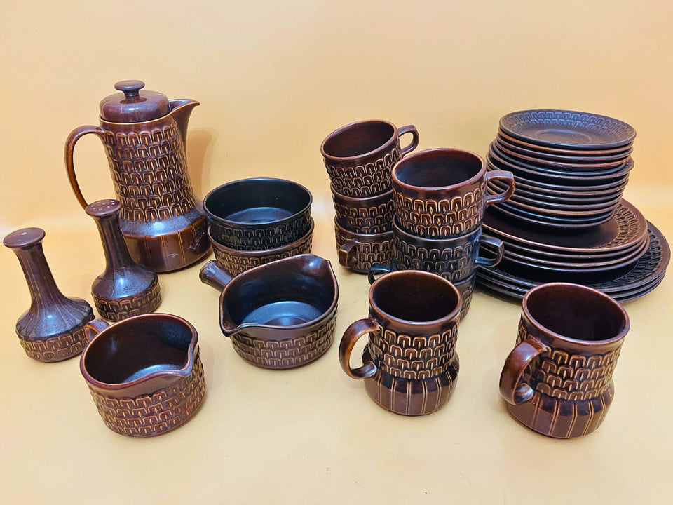 Wedgwood oven to table glazed brown dinnerware set
