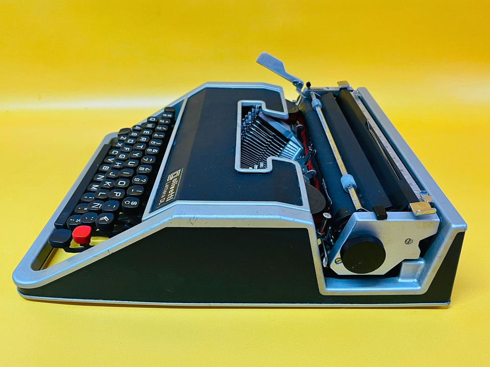 Olivetti Lettera DL Typewriter – Portable Manual Spanish Typewriter with Case