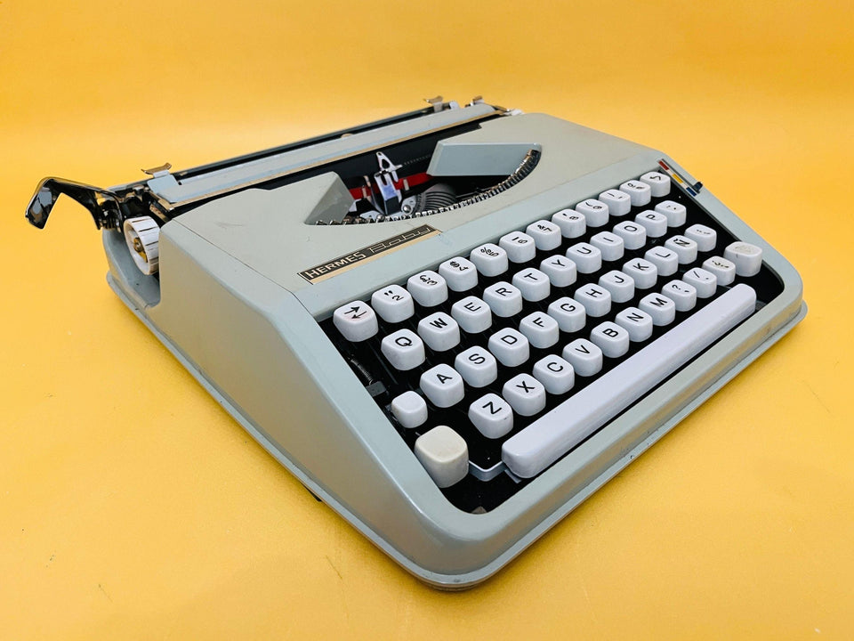 Hermes Baby Portable Typewriter - Working 1950s/60s Manual - Grey with Case