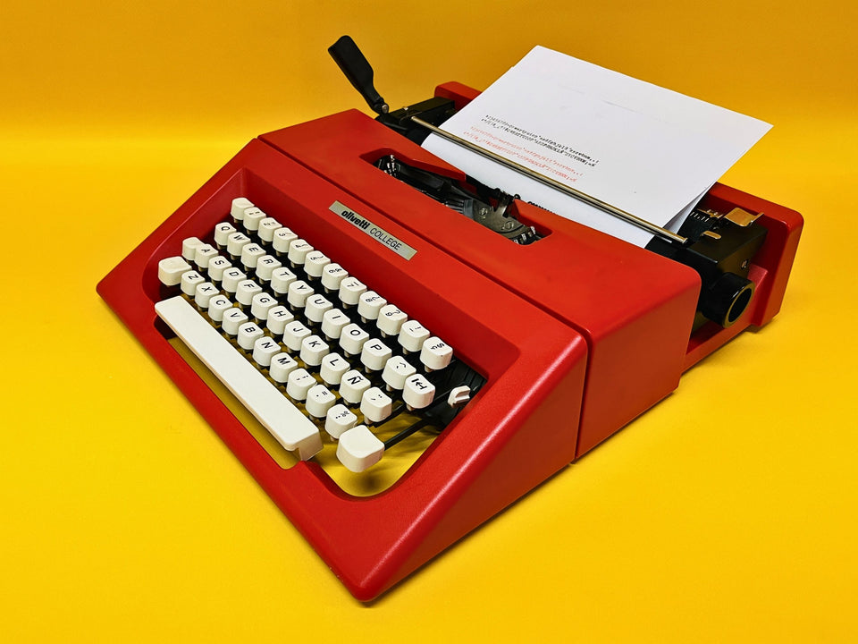 Working Typewriter Olivetti College Red Excellent with Shoulder Bag
