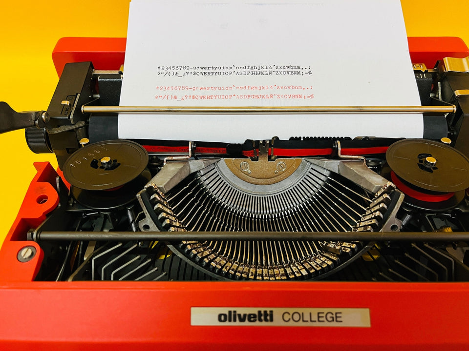 Olivetti College with original branded shoulder bag and spare ribbon