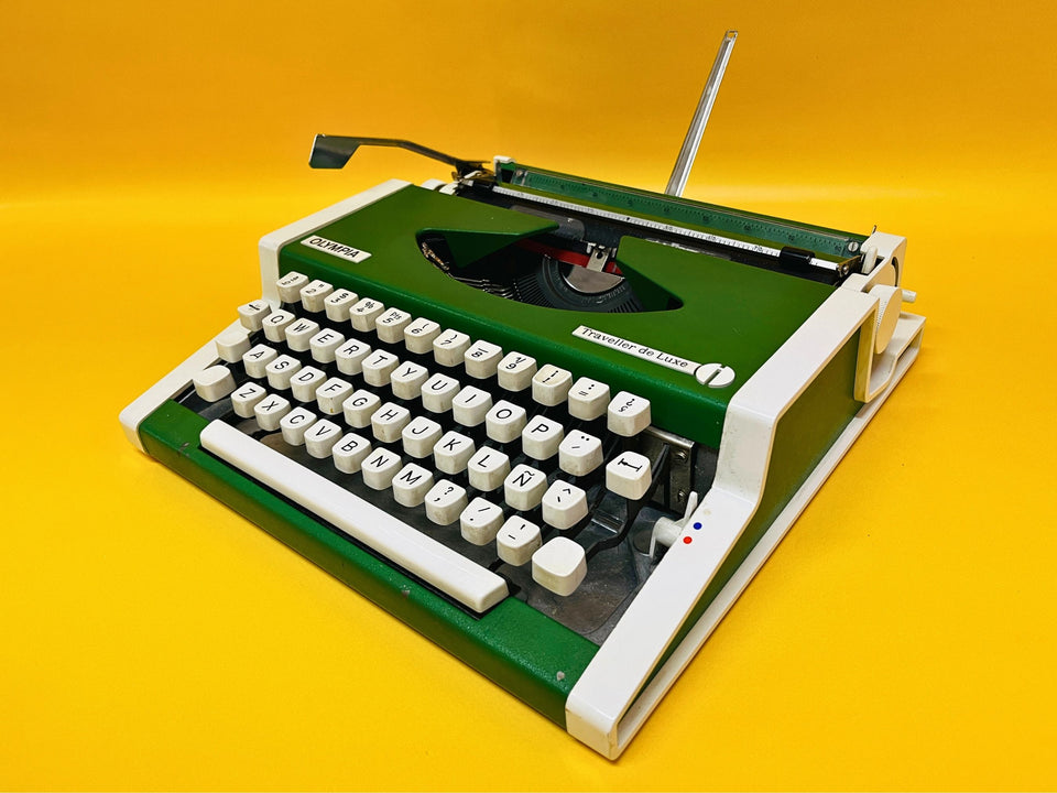 1970s Green Olympia Traveller De Luxe Typewriter | Working Portable Green typewriter