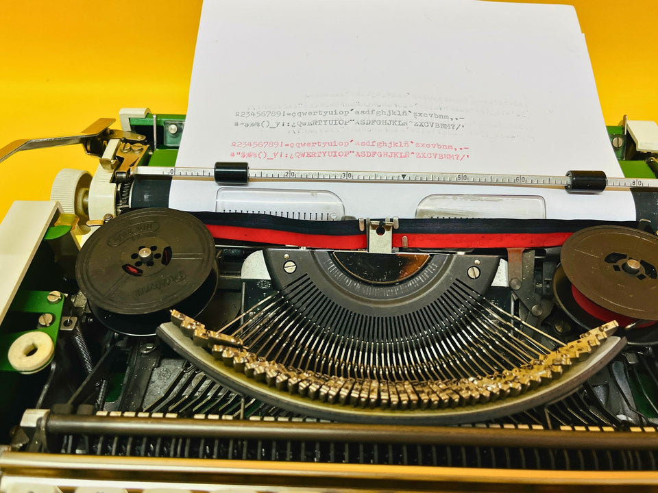 1970s Green Olympia Traveller De Luxe Typewriter | Working Portable Green typewriter
