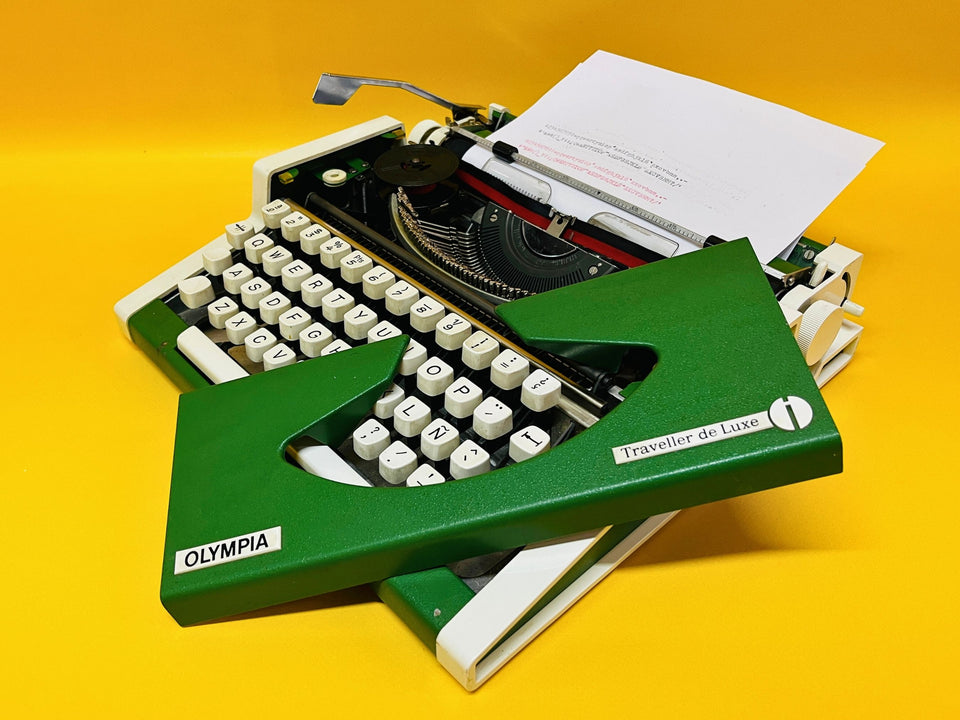 1970s Green Olympia Traveller De Luxe Typewriter | Working Portable Green typewriter