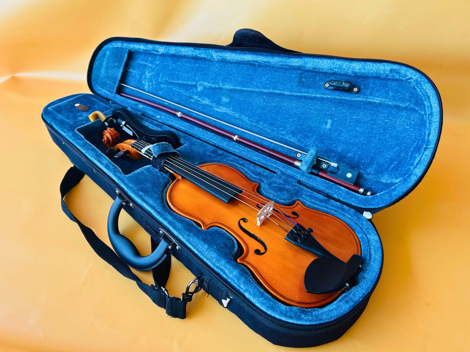 Student violin outfit 1/2 size vintage natural wood finish with case