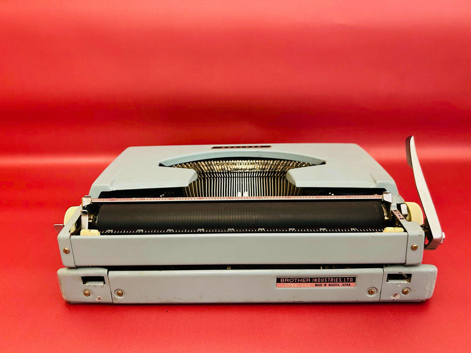 Brother Blue Metal Typewriter - Working 1970s Manual Machine - AZERTY with Case