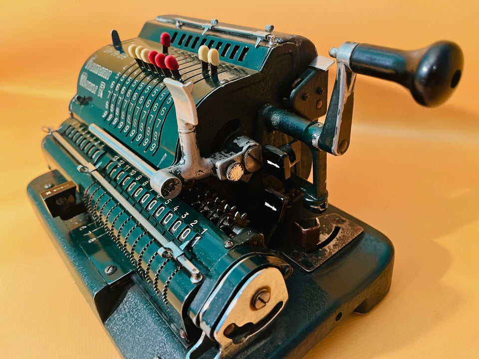 Vintage Hamann Manus R DeTeWe Mechanical Calculator For Parts Repair