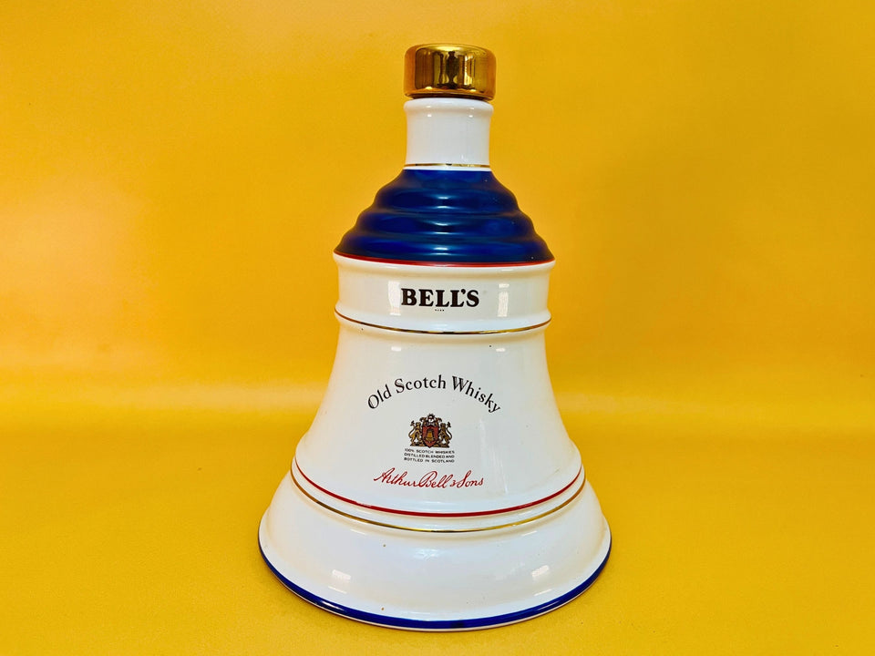 Close-up of the Bell’s Royal Decanter inscription celebrating the birth of Princess Eugenie on 23rd March 1990