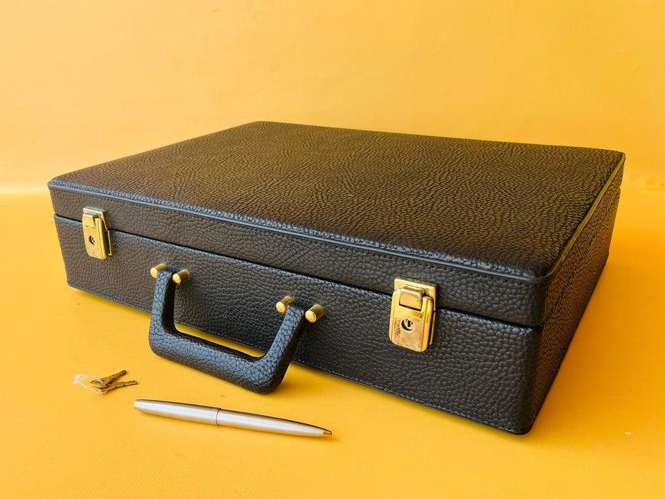 Vintage black leather briefcase Walden 200 front view