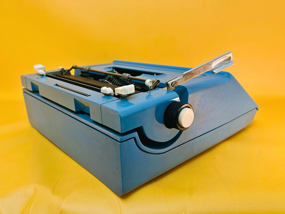 Working Typewriter Olivetti Studio 46 Blue Mint With Dust Cover