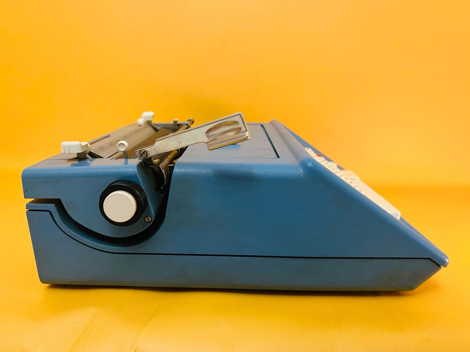 Working Typewriter Olivetti Studio 46 Blue Mint With Dust Cover