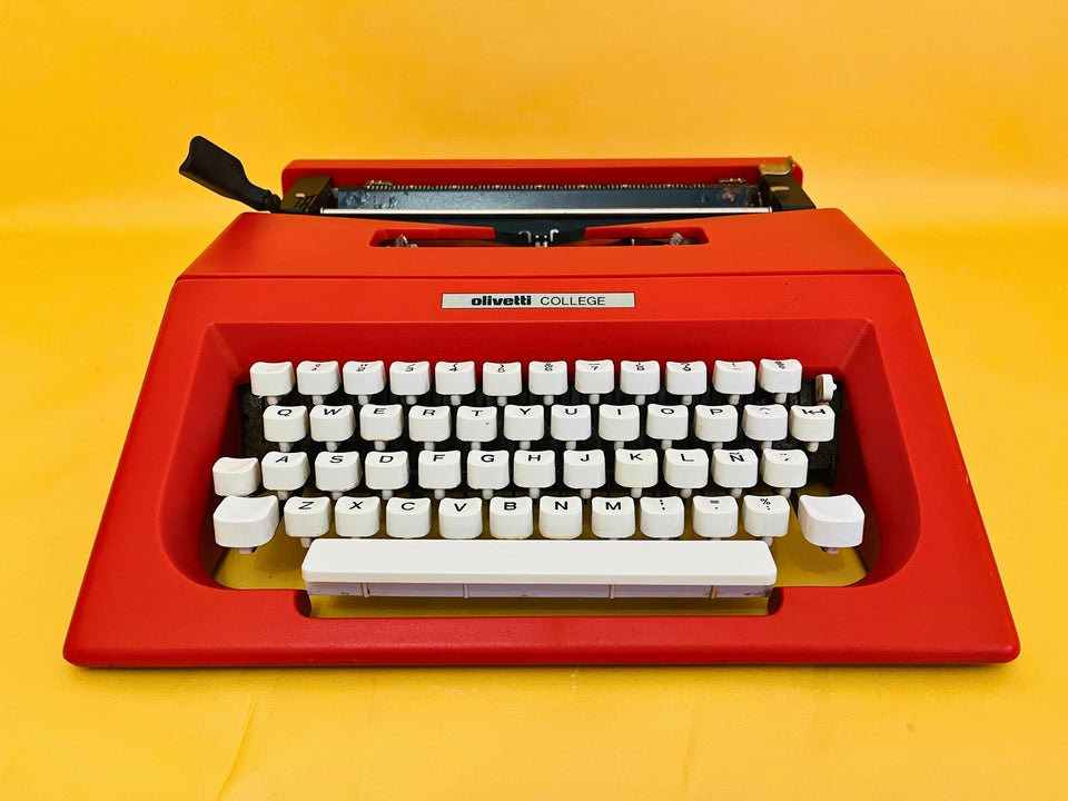 Working Olivetti College Typewriter | Bold Racing Red | Portable QWERTY Typewriter  (1970s)