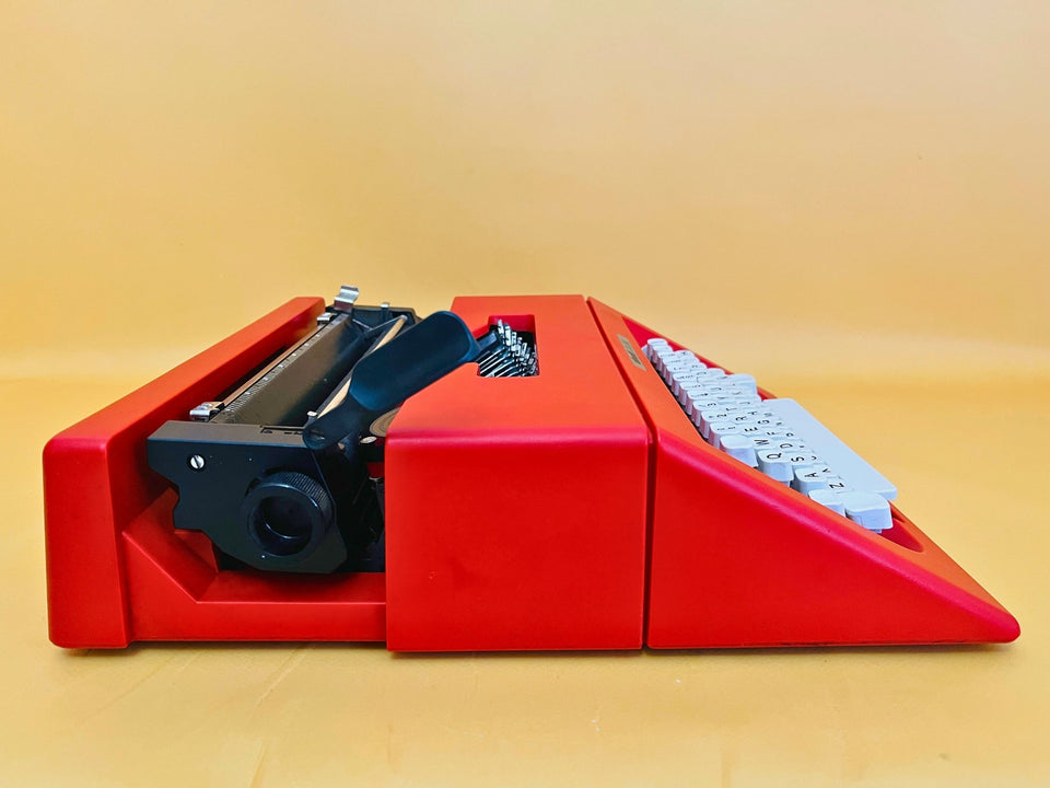 Working Olivetti College Typewriter | Bold Racing Red | Portable QWERTY Typewriter  (1970s)