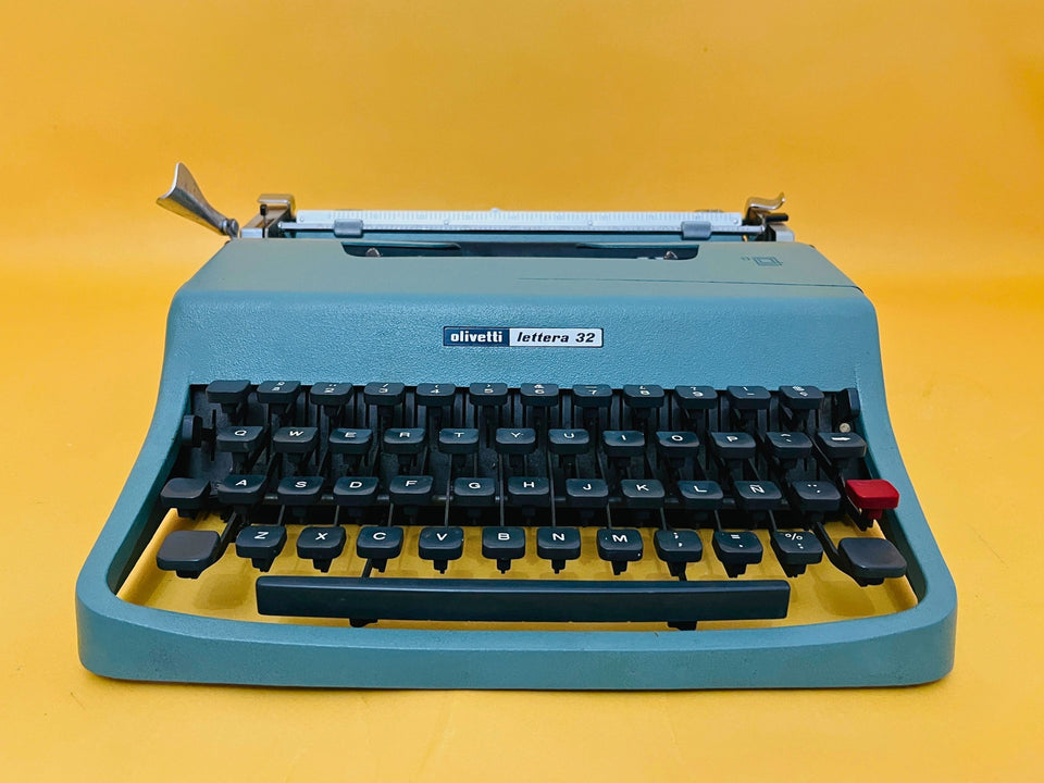 Olivetti Lettera 32 with Case | Iconic Seafoam Blue | The Writer’s Essential