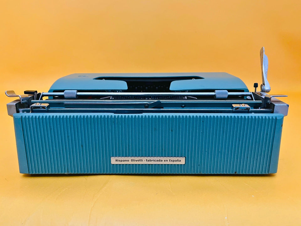 Olivetti Lettera 32 with Case | Iconic Seafoam Blue | The Writer’s Essential