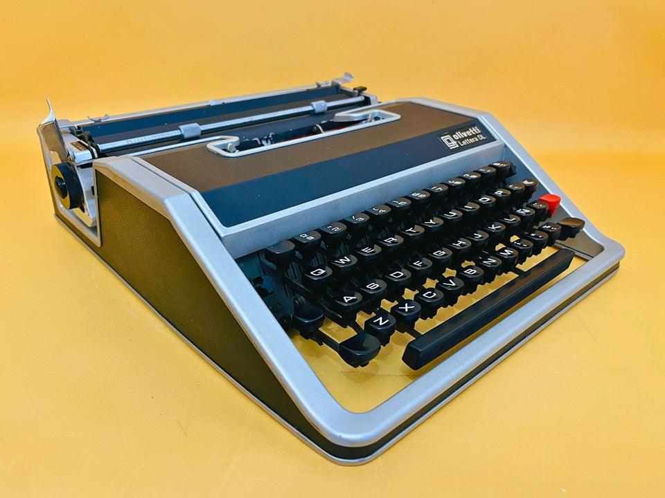 Olivetti Lettera DL | Leather-Clad Executive | Sottsass Design Icon 1970s with Case