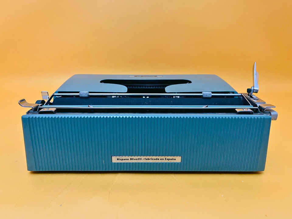 Working 1970s Olivetti Pluma 22 Typewriter - Blue Retro Manual - QWERTY Writer's Gift & Case