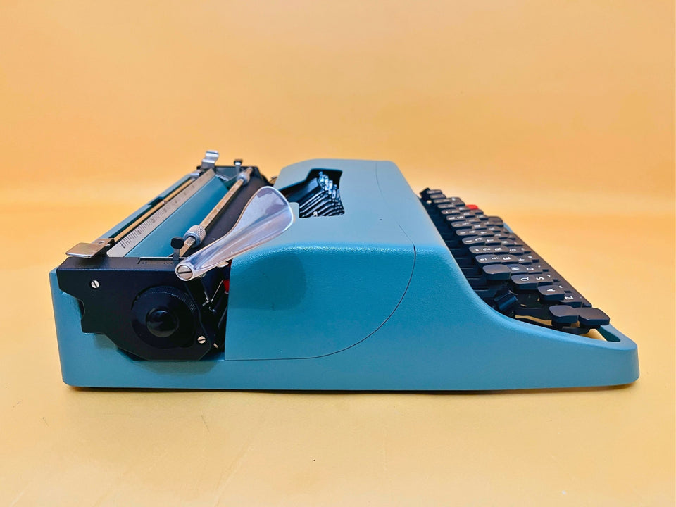 Olivetti Lettera 32 with Case | Iconic Seafoam Blue with Black Borders | The Writer’s Essential