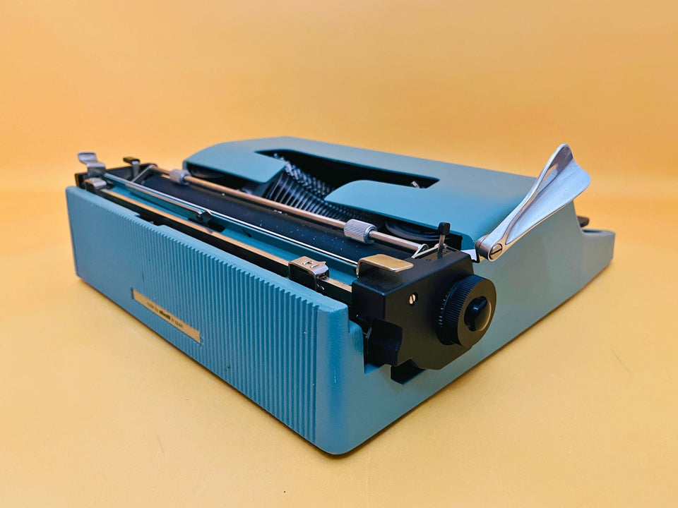 Olivetti Lettera 32 with Case | Iconic Seafoam Blue with Black Borders | The Writer’s Essential