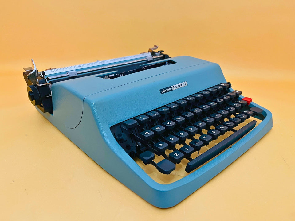 Olivetti Lettera 32 with Case | Iconic Seafoam Blue with Black Borders | The Writer’s Essential