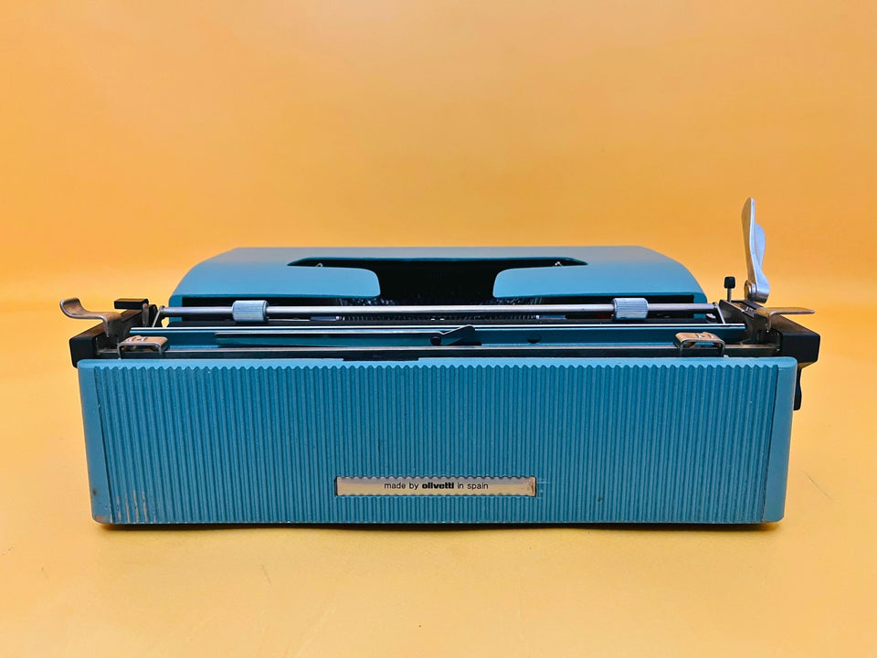 Olivetti Lettera 32 with Case | Iconic Seafoam Blue with Black Borders | The Writer’s Essential