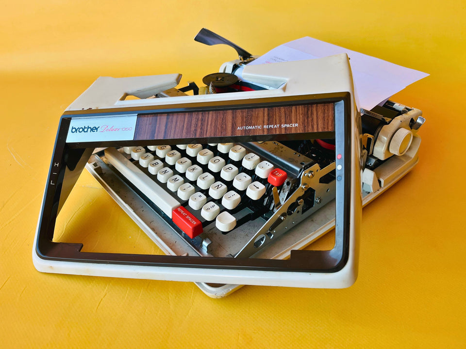 Brother Deluxe 1350 | Arctic White | The Executive Portable with Repeat Spacer