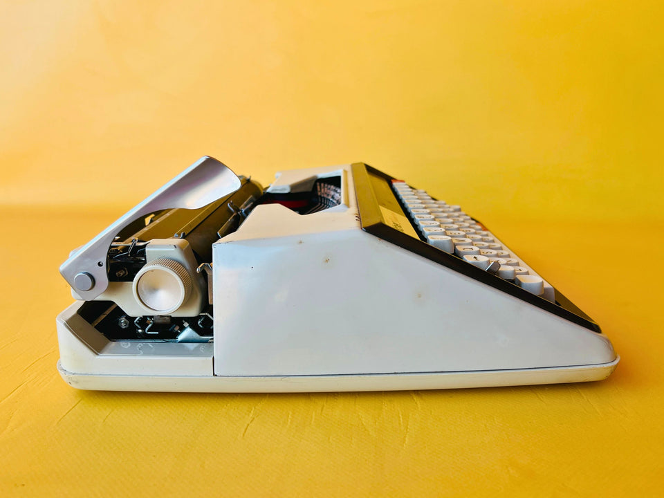 Brother Deluxe 1350 | Arctic White | The Executive Portable with Repeat Spacer