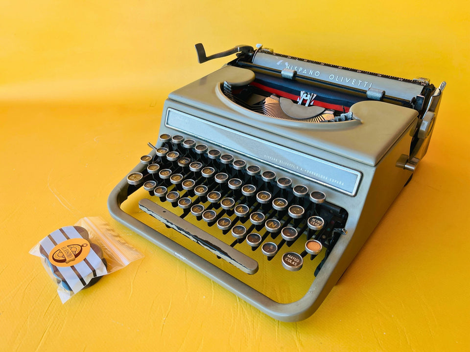 Working Hispano Olivetti Studio 46 | Rare Glass Keys | Sage Green