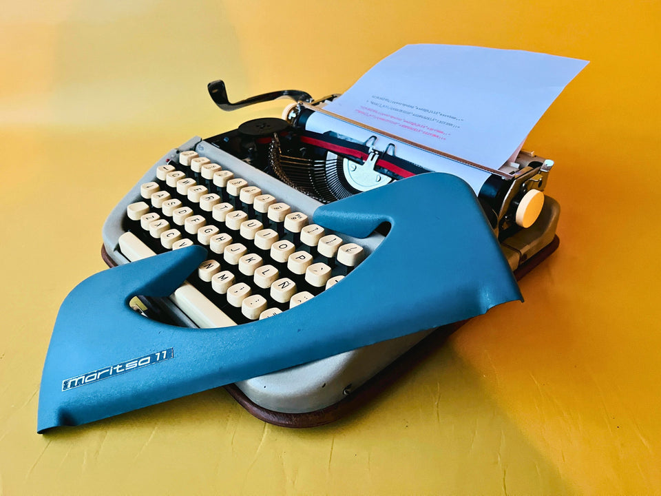 Working Typewriter Maritsa 11 Blue Spanish Qwerty With Case