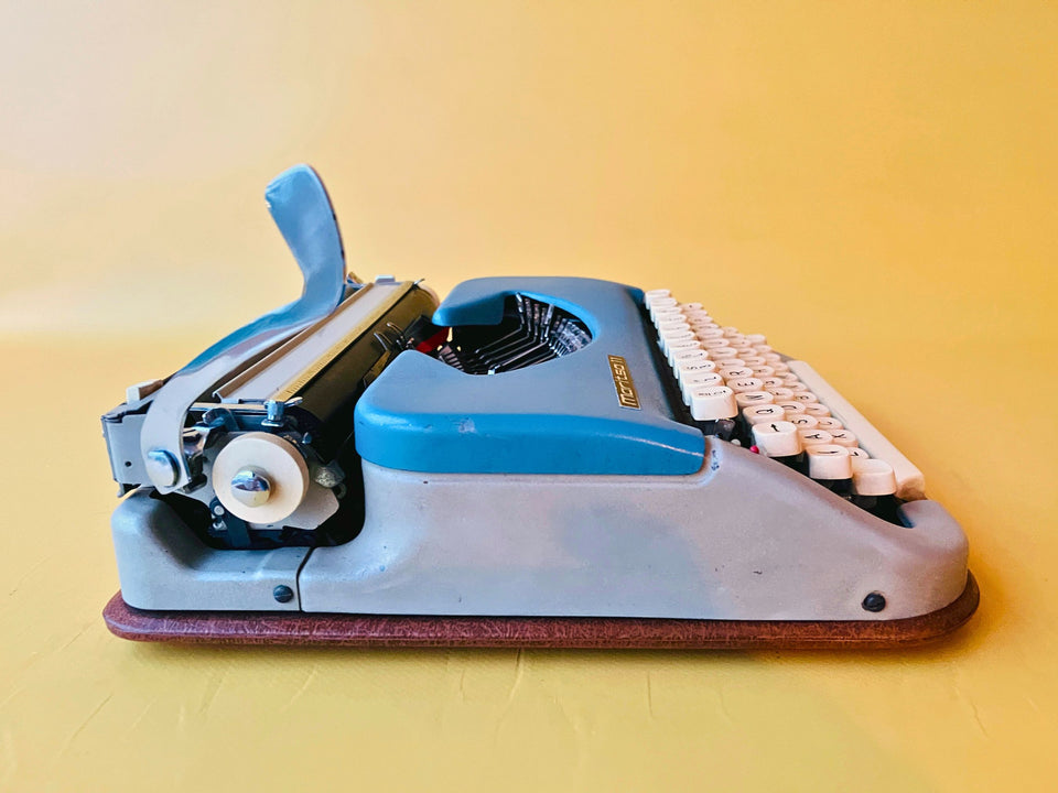 Working Typewriter Maritsa 11 Blue Spanish Qwerty With Case