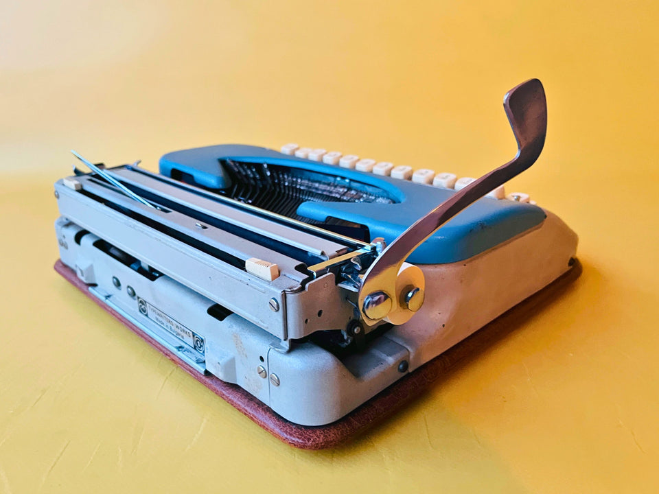 Working Typewriter Maritsa 11 Blue Spanish Qwerty With Case