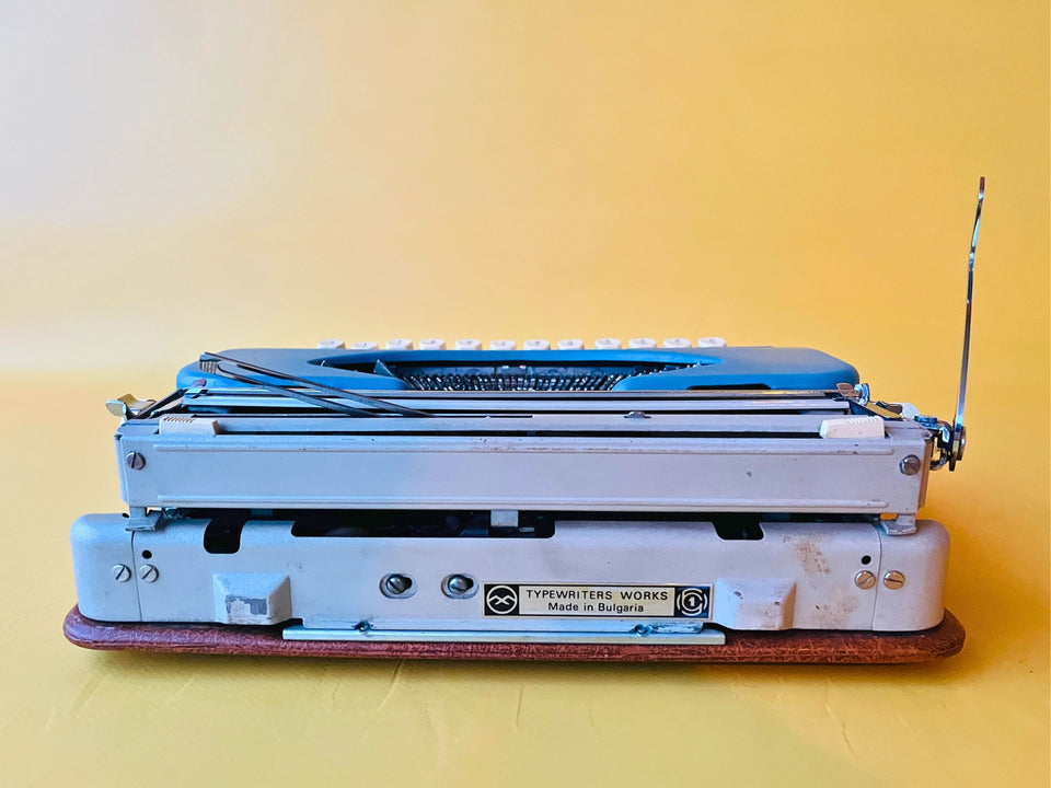 Working Typewriter Maritsa 11 Blue Spanish Qwerty With Case
