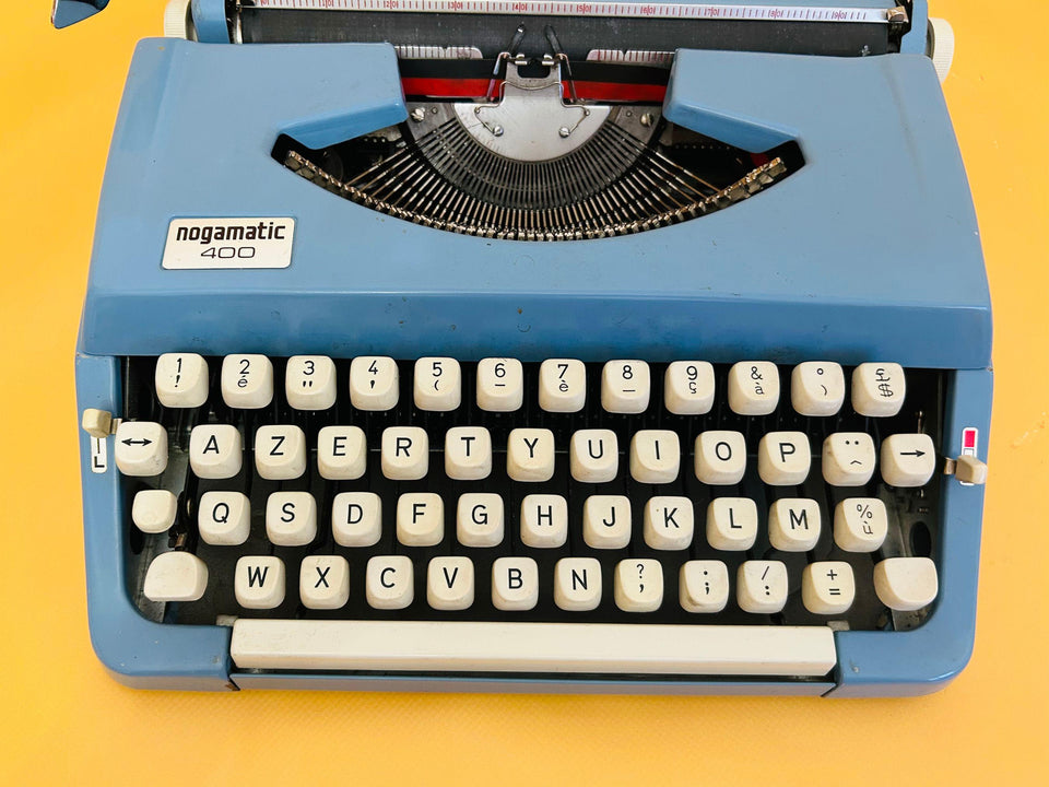 Nogamatic 400 Typewriter – 1970s Blue Manual Typewriter with Case