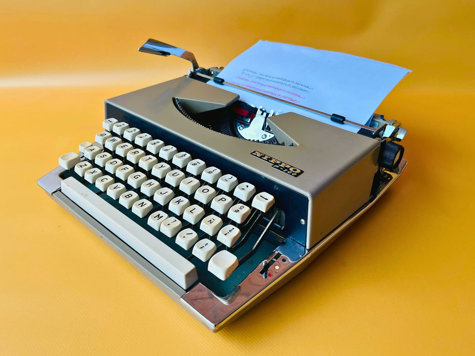 Nippo P-200 Portable Typewriter - Working 1970s Manual Machine - Beige with Case