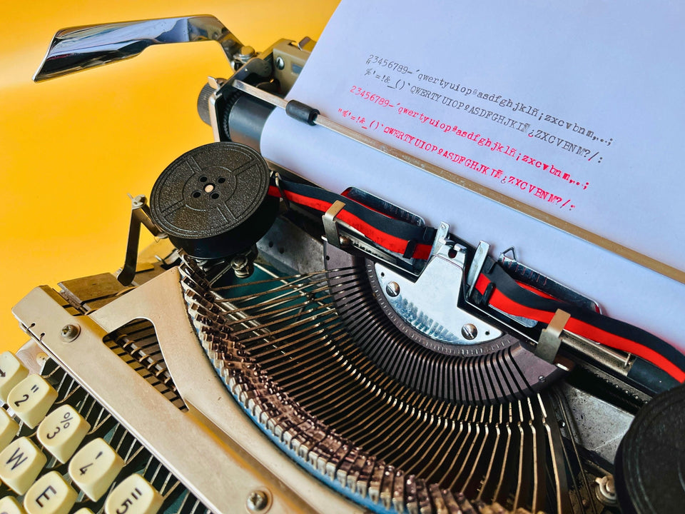 Nippo P-200 Portable Typewriter - Working 1970s Manual Machine - Beige with Case