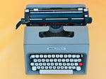Olivetti Lettera 35 keyboard detail QWERTY keys close-up