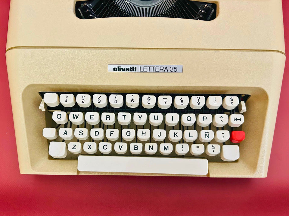 Olivetti Lettera 35 | Industrial Cream-Grey | Rare Spanish-Built Mechanical Gem