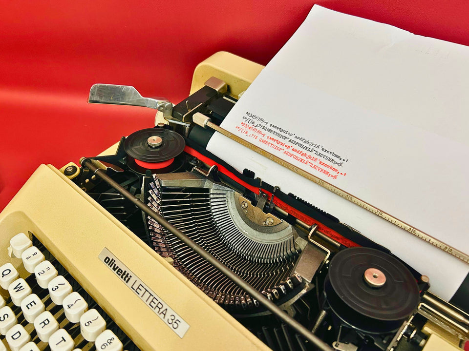 Olivetti Lettera 35 | Industrial Cream-Grey | Rare Spanish-Built Mechanical Gem