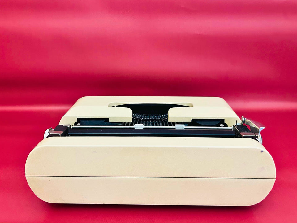 Olivetti Lettera 35 | Industrial Cream-Grey | Rare Spanish-Built Mechanical Gem